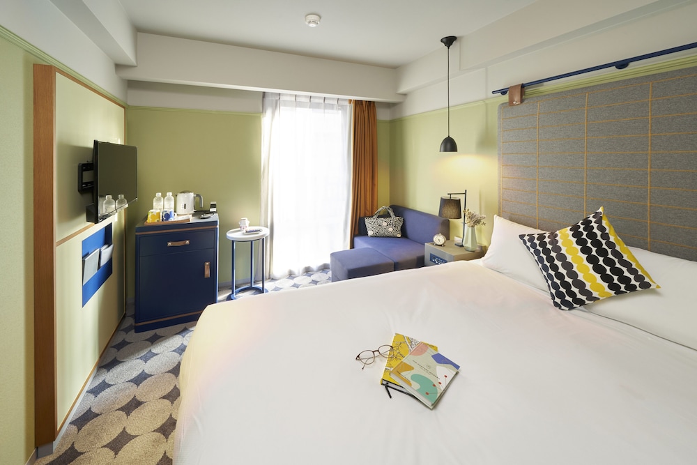 ROOM, SINGLE