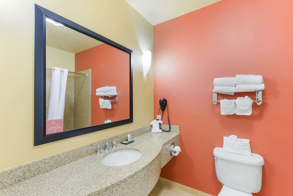 Sleep Inn and Suites Midland West 12/42