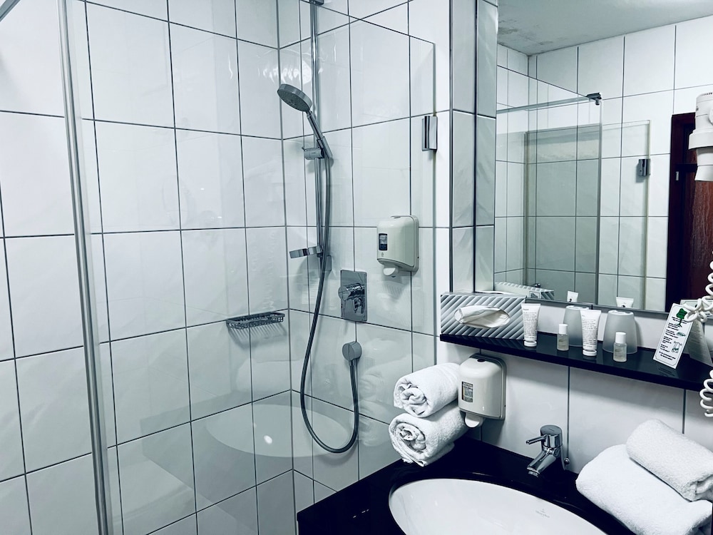 Hotel & Restaurant Goldener Pflug 76/77