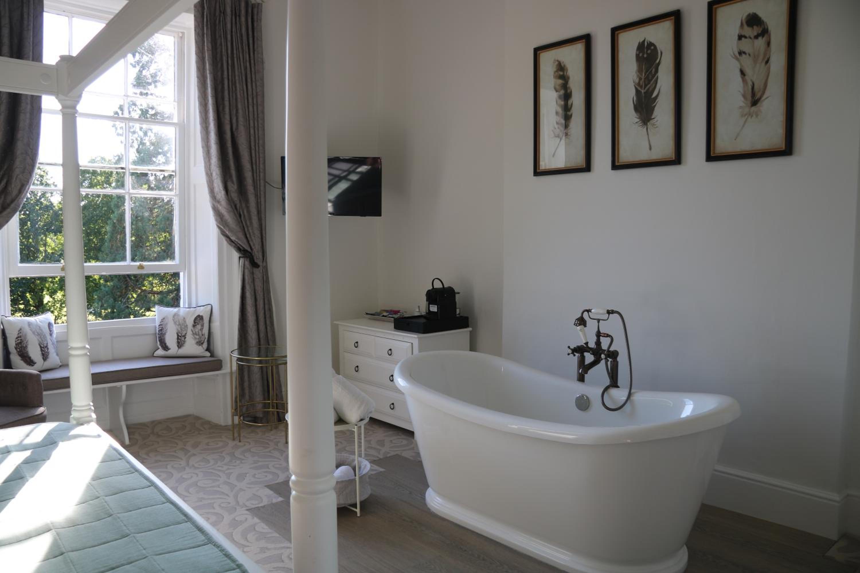 جناح، Bartley Lodge Hotel 7/9