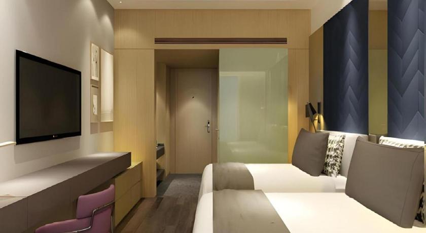 Jinjiang Metropolo Hotel of Qingdao University 48/48
