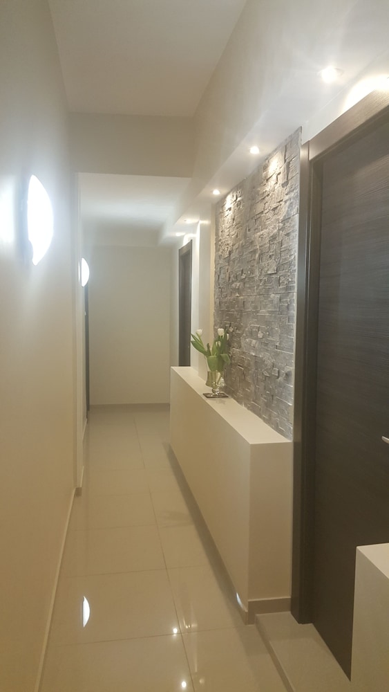 Candia Rooms 12/21