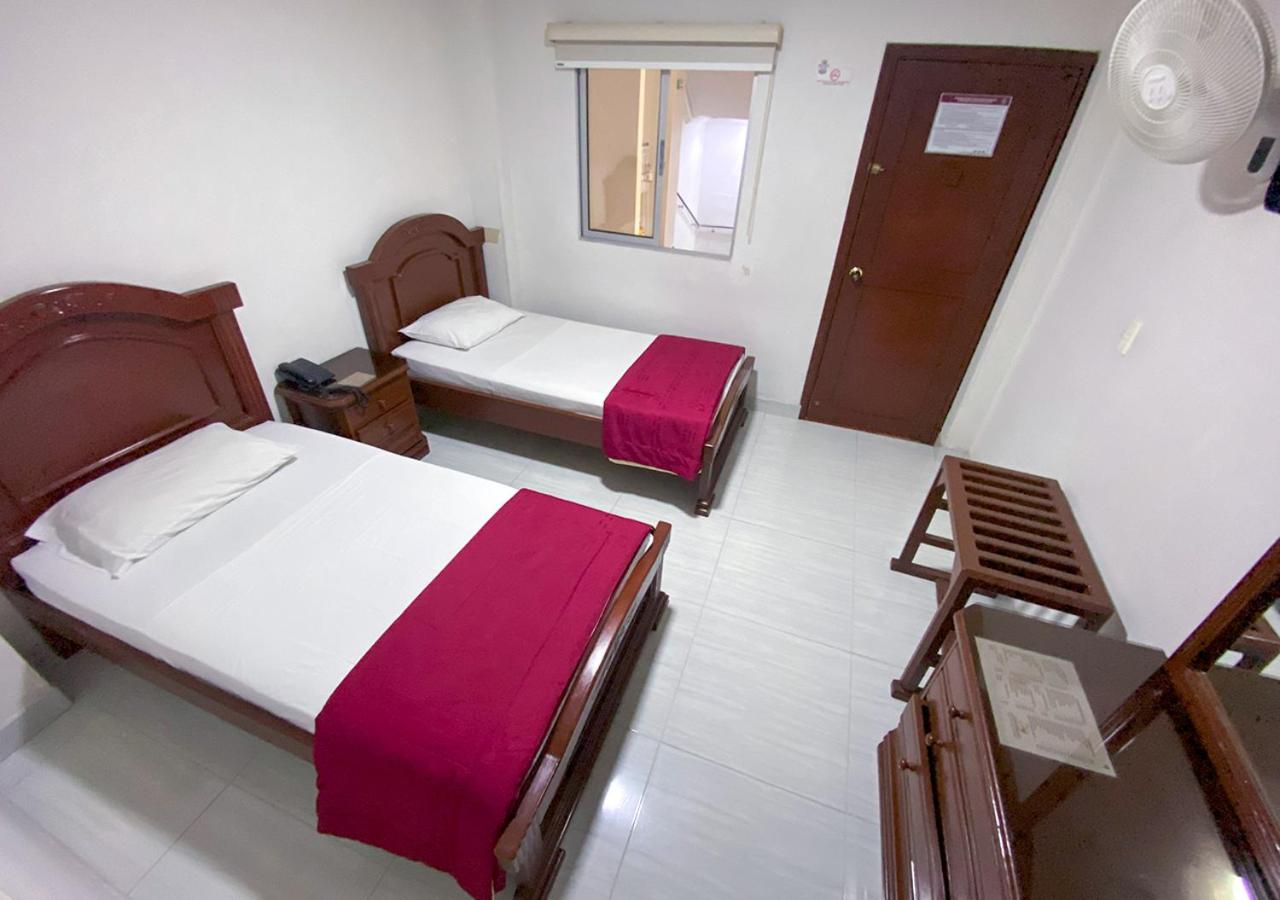 Hotel Exelsior 7/48