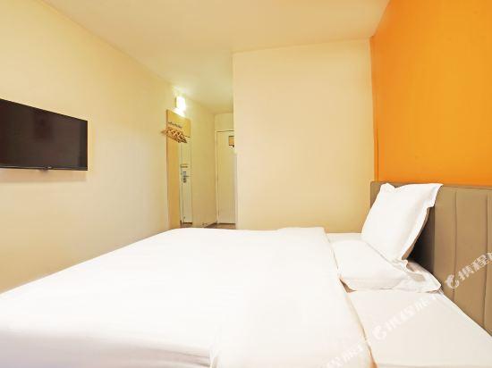 ROOM, DOUBLE BED