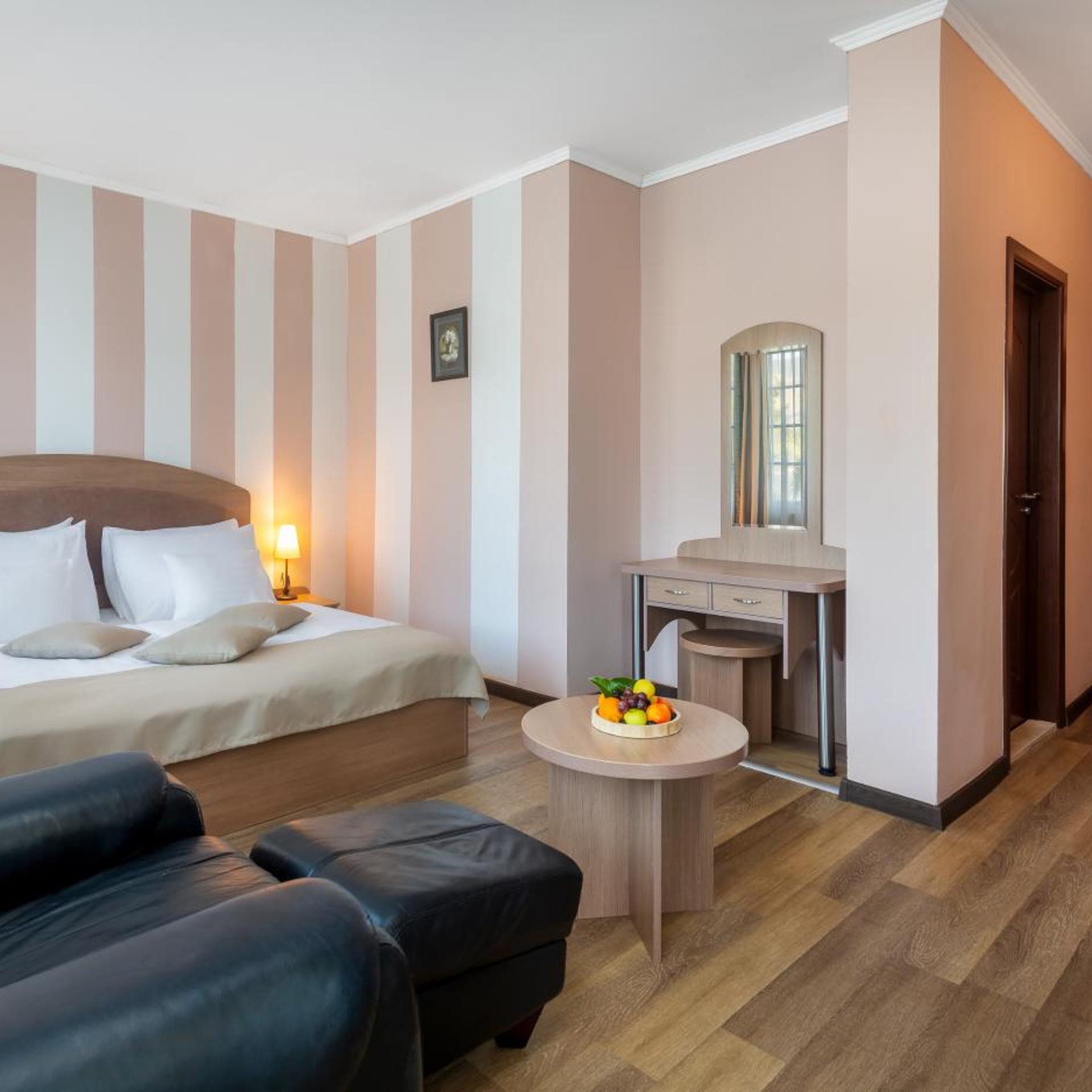 غرفة كومفورت بسرير مزدوج بإطلالة على البحر بشرفة، Hunguest Hotel Sun Resort 2/5