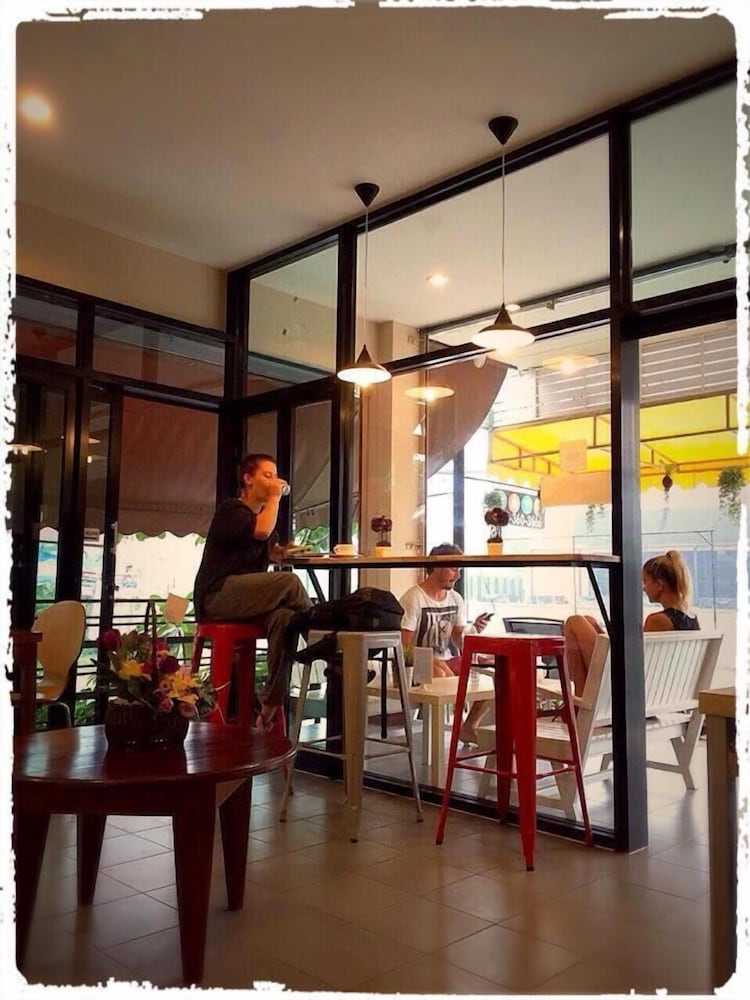U Dee Room & Coffee 32/38