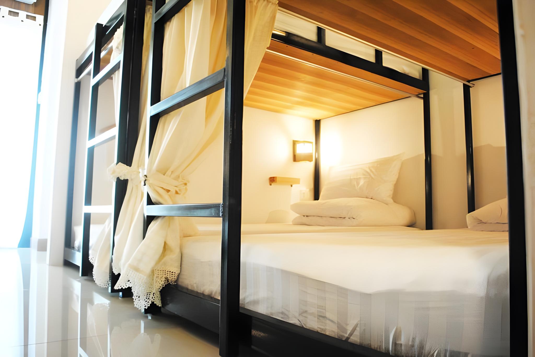 MIXED DORM, 8 BEDS