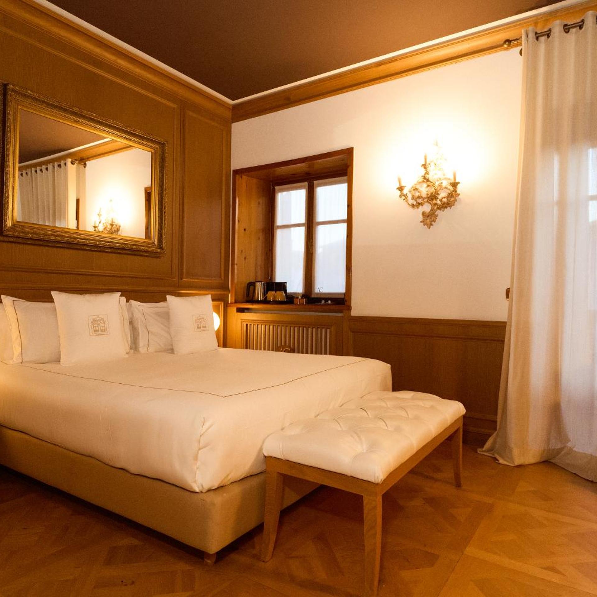 Motion, Superior, Double Bed