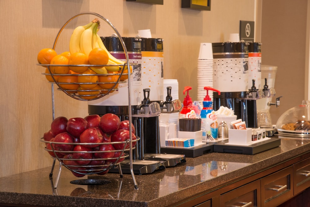 Hampton Inn By Hilton Toronto Mississauga West 40/50