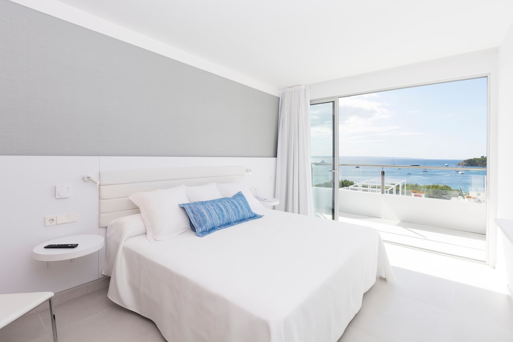 Reverence Mare Hotel Adults Only 12/50