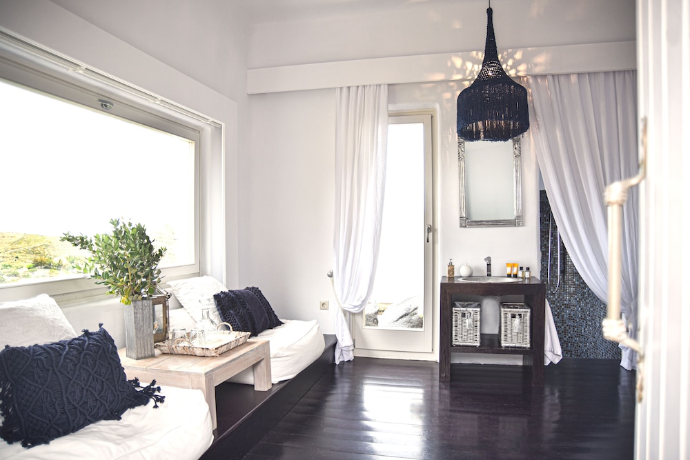 Aigis Suites 34/50