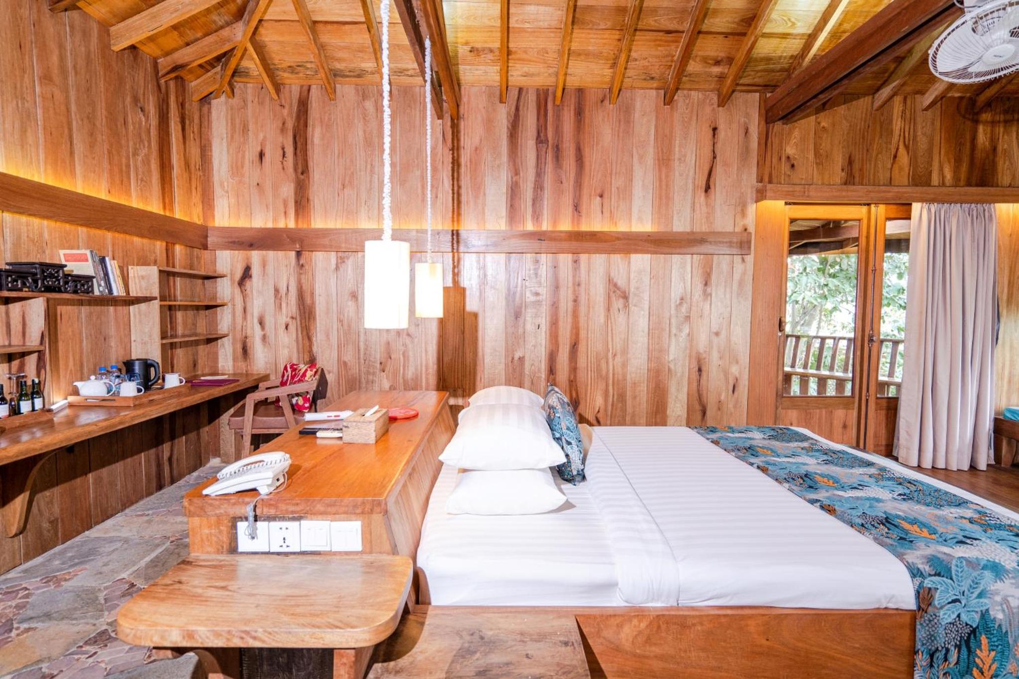 Deluxe, Suite, Bungalow