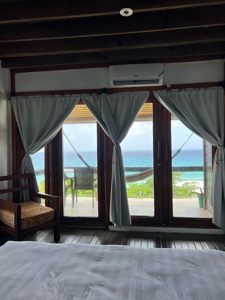 Sea Cliff Resort 4/50