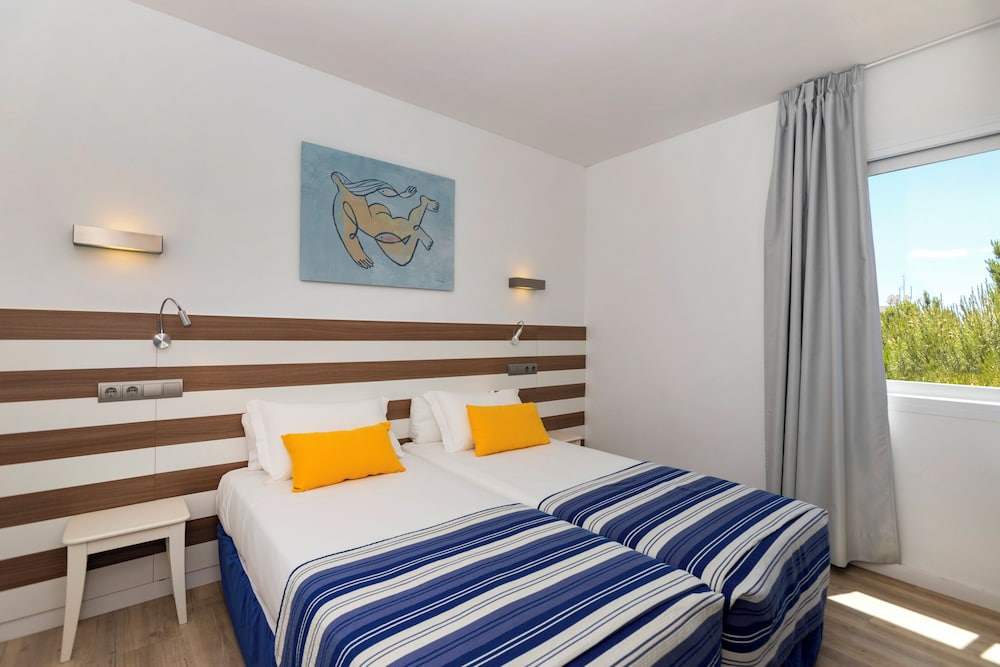 2 BEDROOMS, SUPERIOR, APARTMENT, BALCONY
