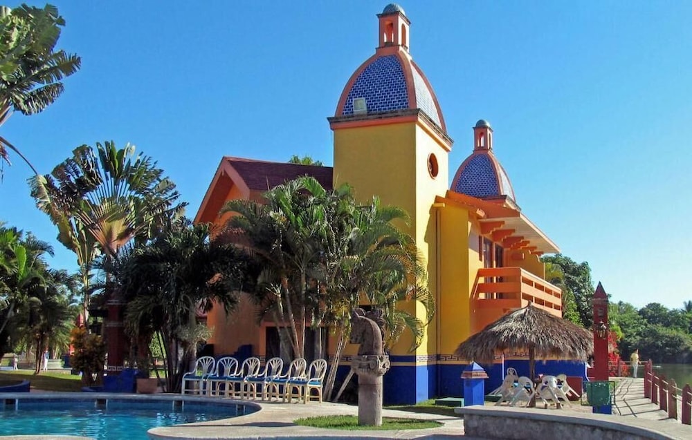 Canadian Resorts Nuevo Vallarta 46/47