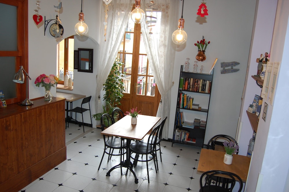 HOSTAL CAN TIU 45/58