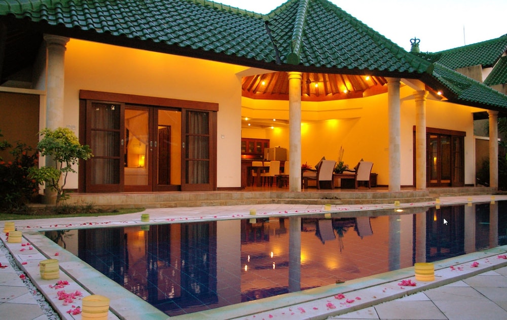 Emerald Villa 1/50