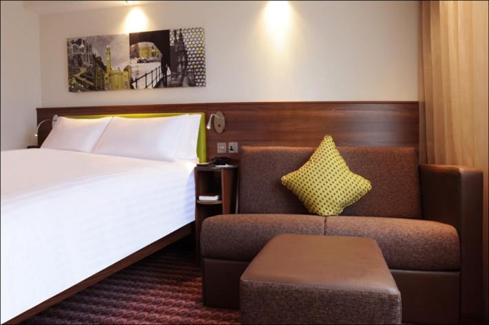 PREMIUM, FAMILY, QUEEN BED, SOFA
