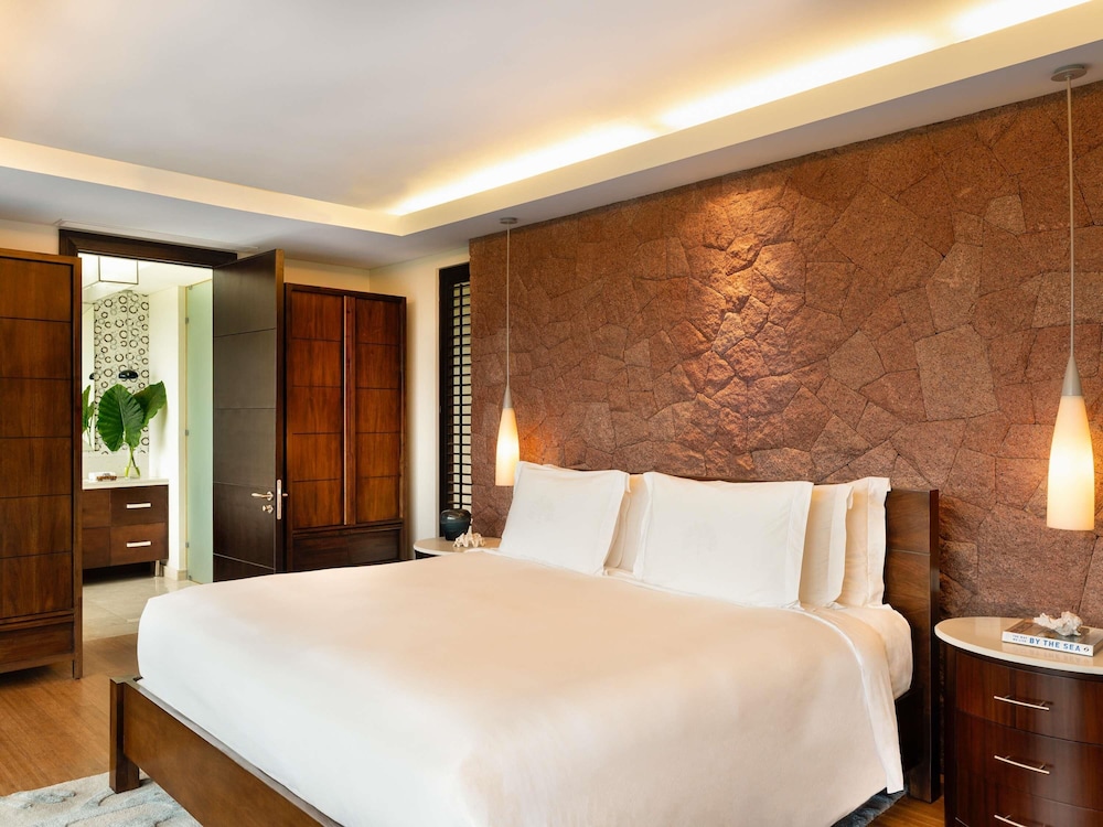 Raffles Seychelles 12/49