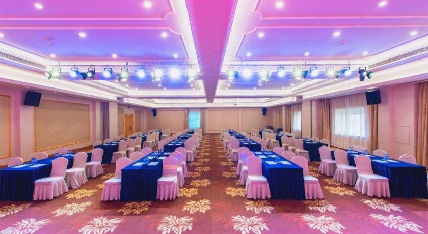 Vienna Hotel (Foshan Wenhua North Road) 46/56