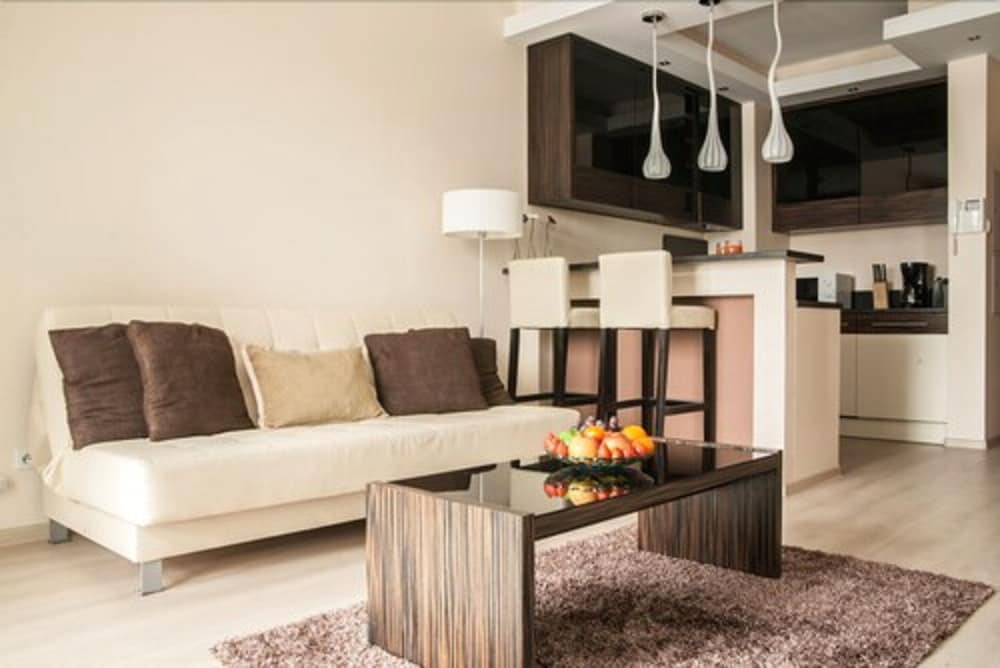 Platinum Towers Country 2 Country 23/50