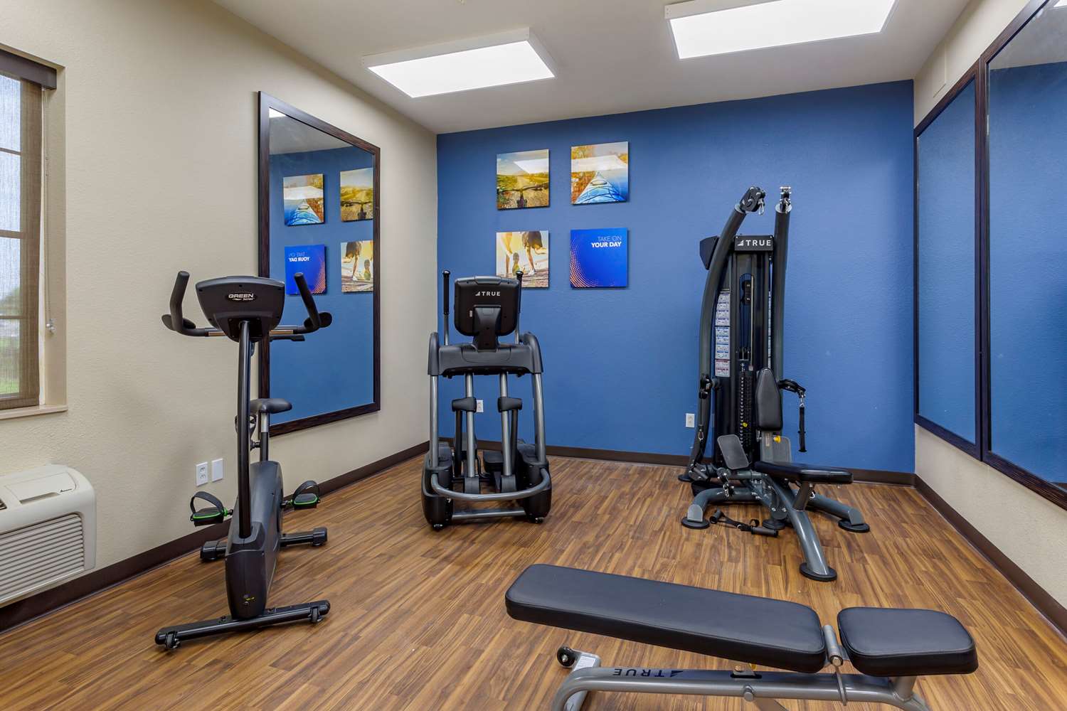 Comfort Suites Clarksville near Governors Square Mall 19/38