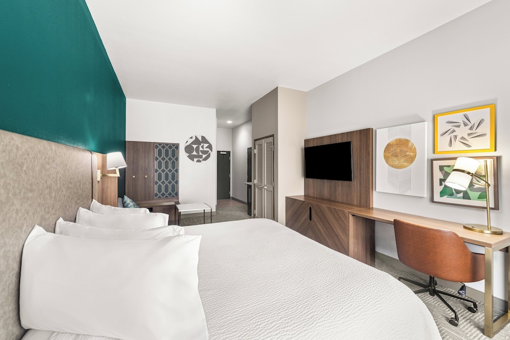 جناح بسرير كينج بمنطقة جلوس، Holiday Inn Austin North - Round Rock 3/7