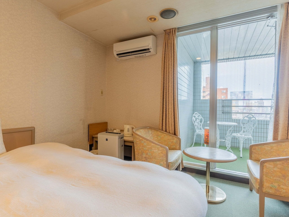 Hotel New Century 22/70