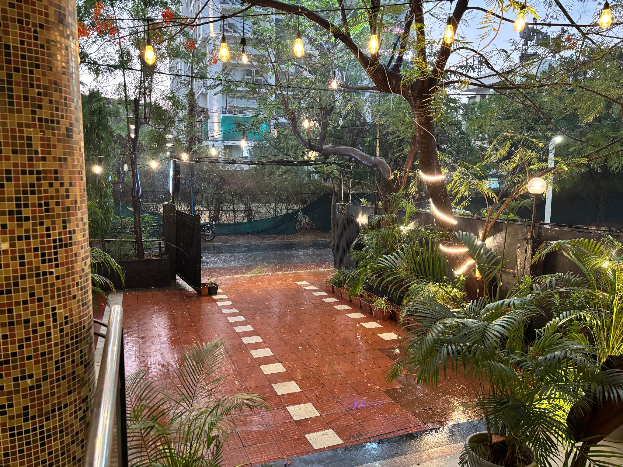 HOTEL PARADISE 30/30