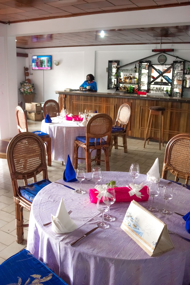 HOTEL AZUR 18/22