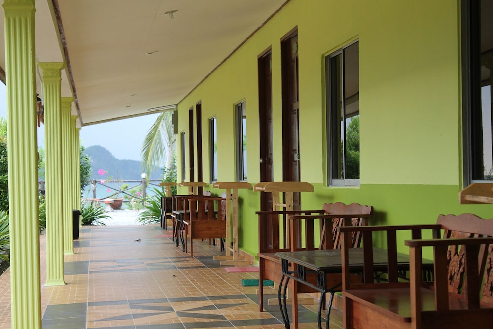 Tanjung Puteri Motel 29/41
