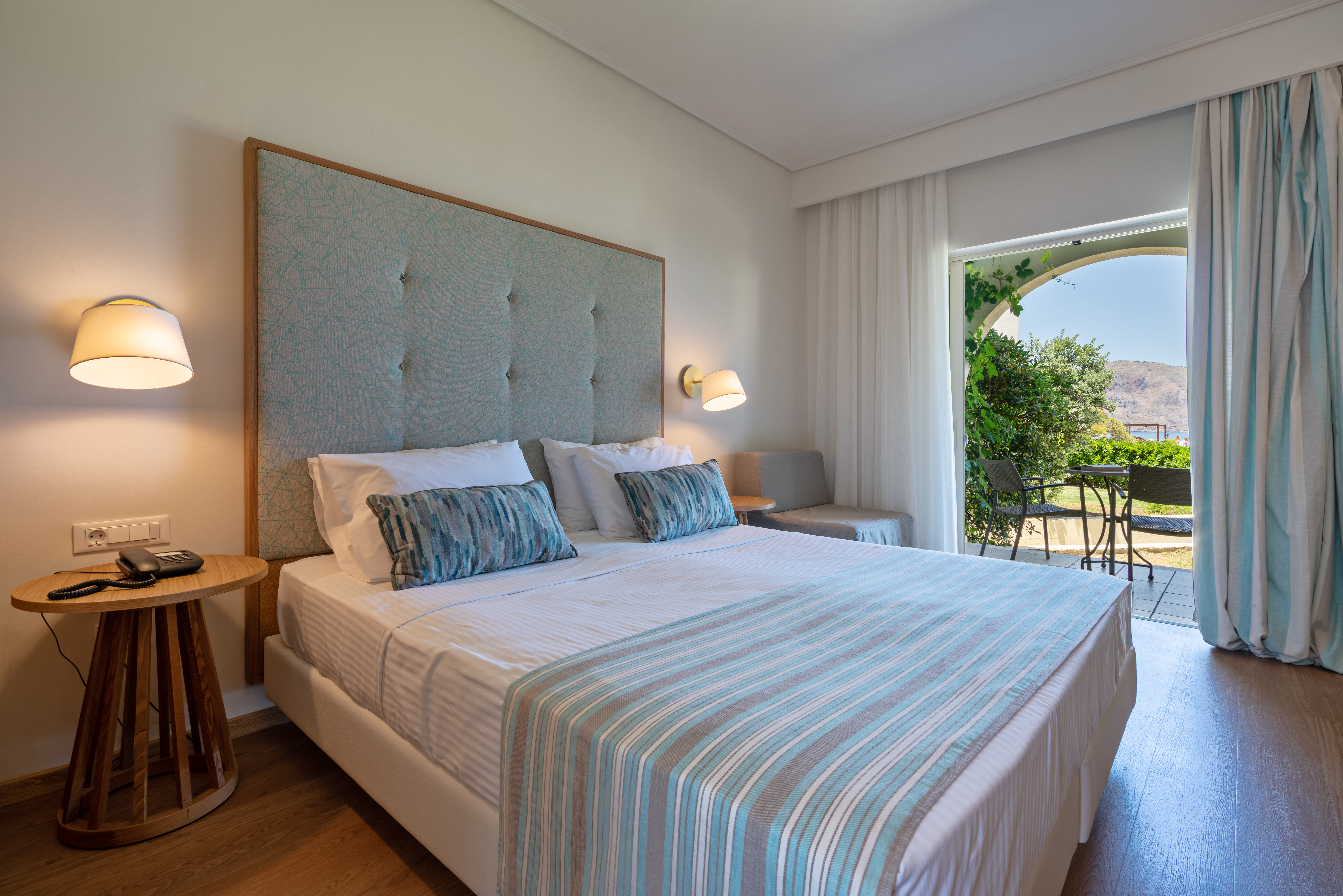 BUNGALOW ON THE BEACH SEA VIEW