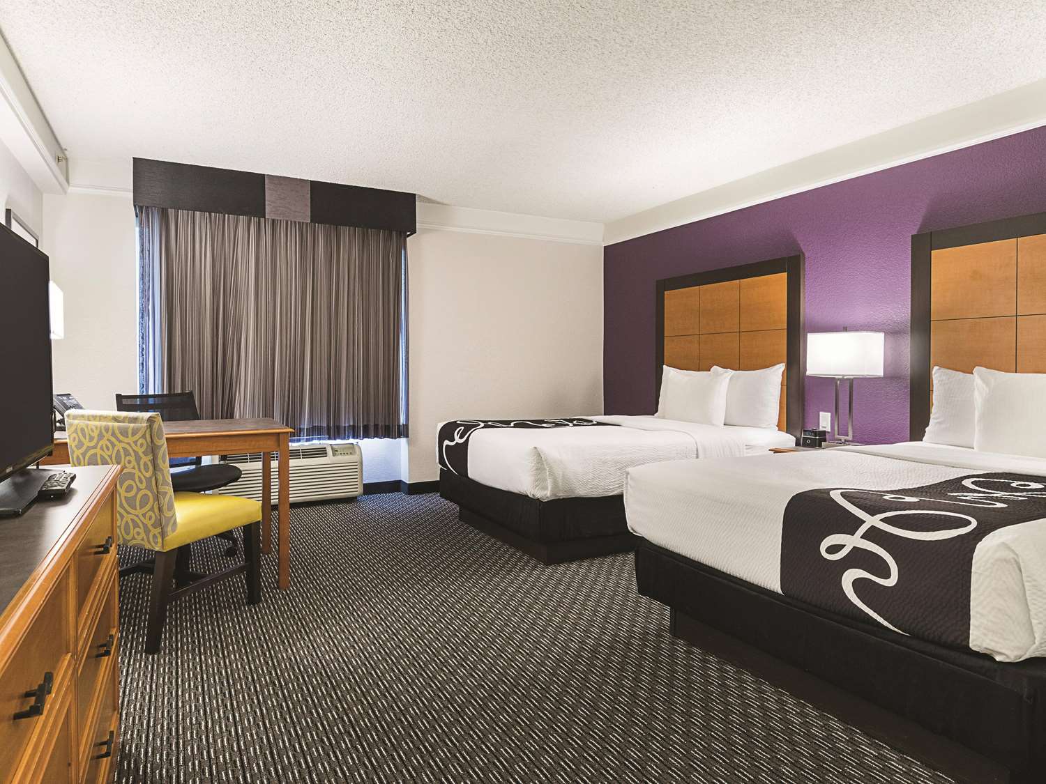 Howard Johnson by Wyndham Sacramento Downtown 18/58
