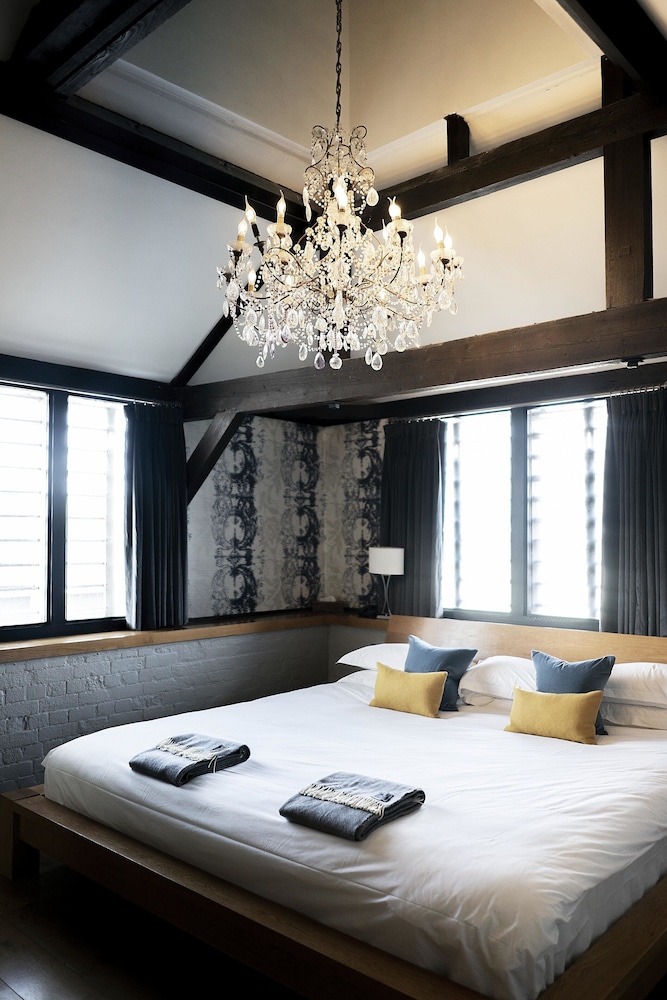SIGNATURE, DUPLEX, SUITE
