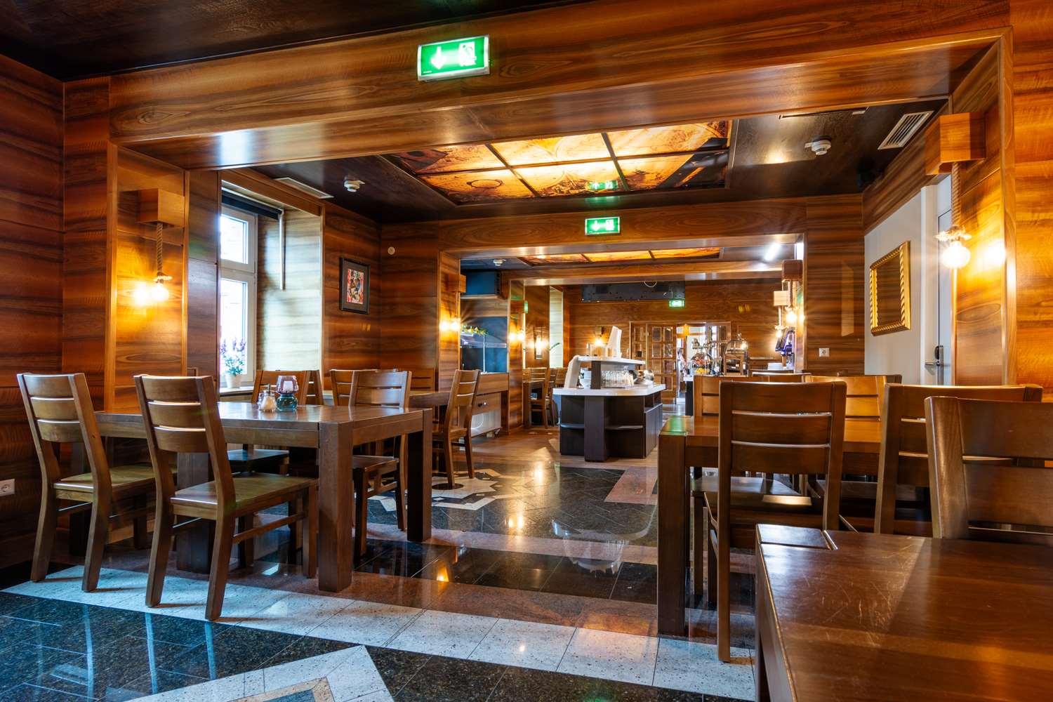restaurant cafeteria