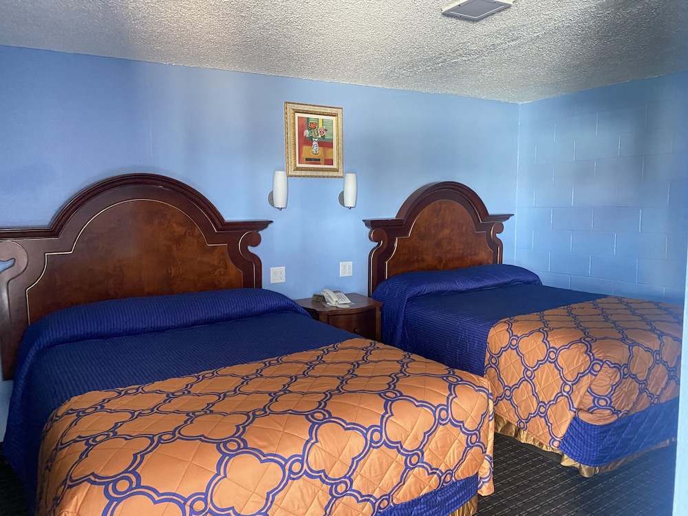 A Fisher's Inn Motel 21/63