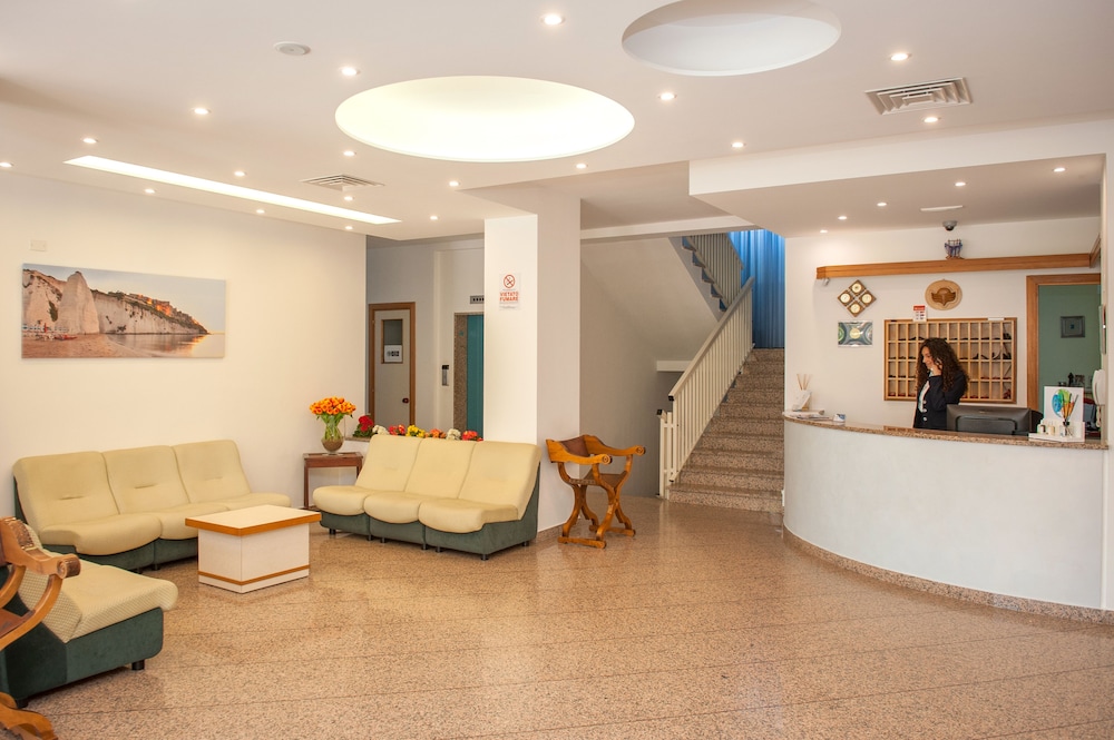 Hotel Cristalda 14/30