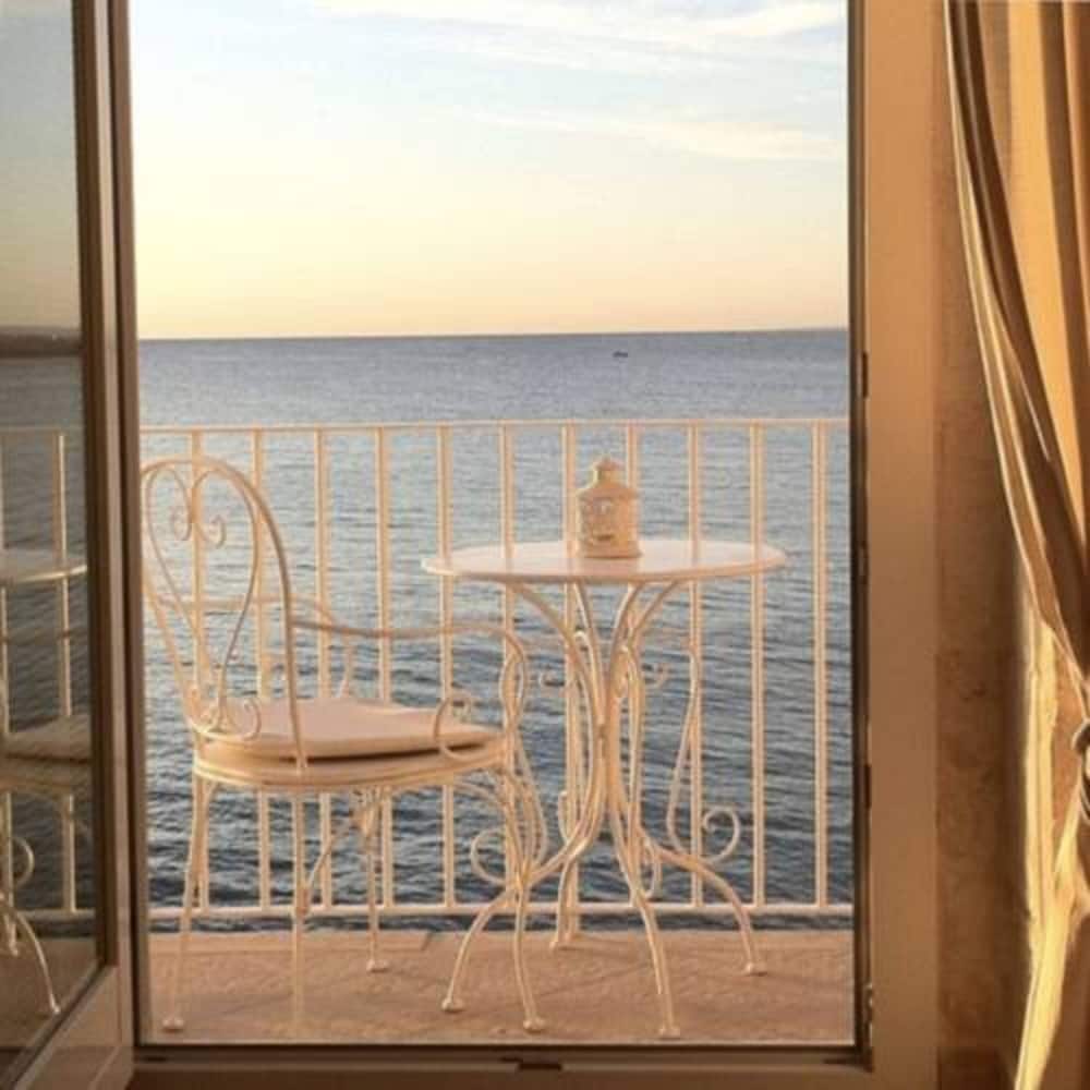 Bellavista Suites 1/50