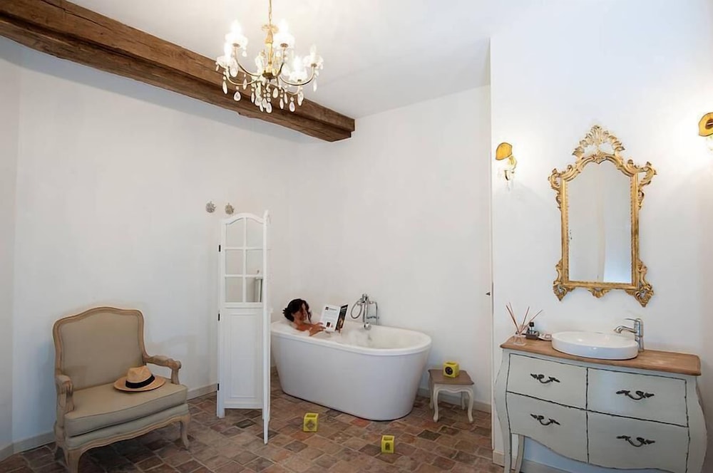 Chateau Le Sallay 6/58