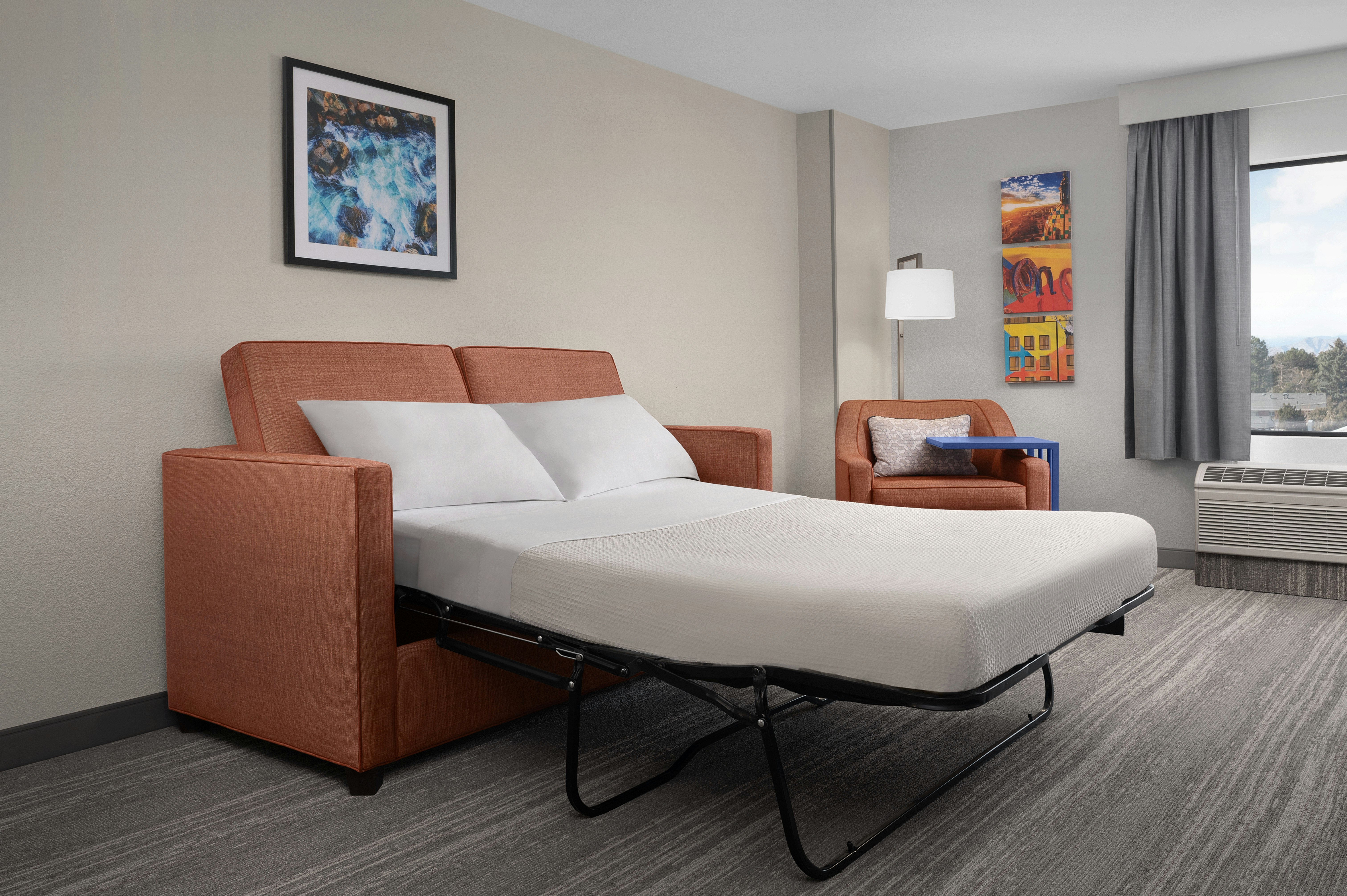 1 Bedroom, Suite, King Bed, Mountain View