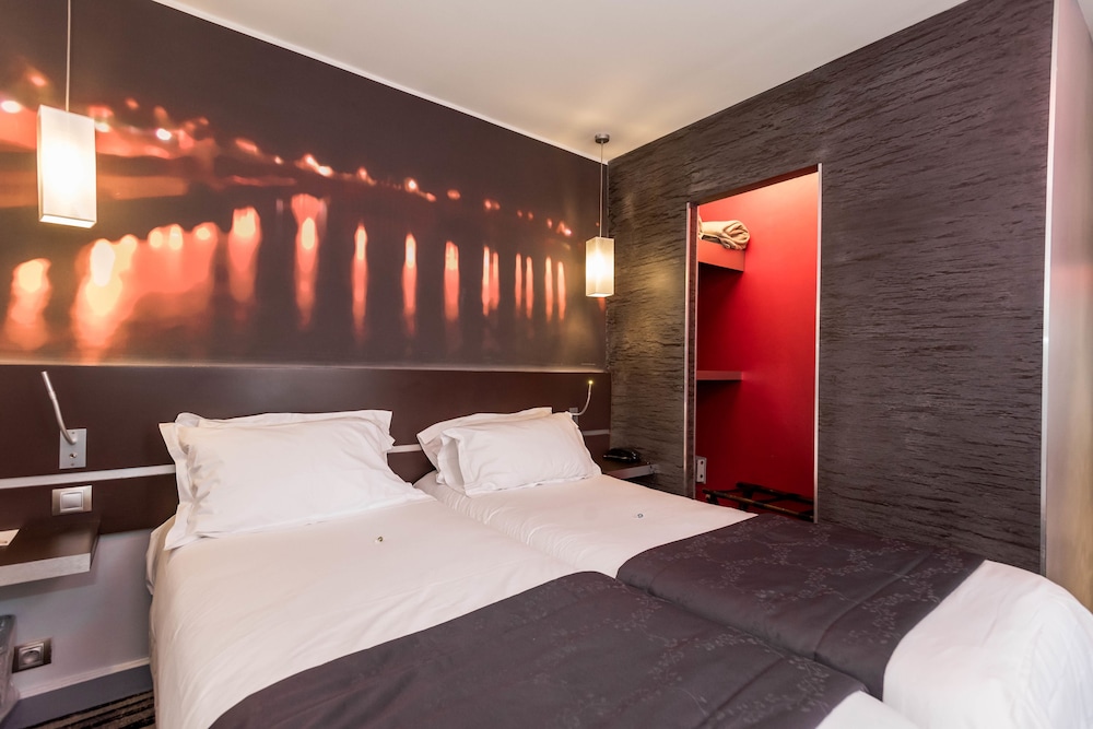 Hotel Lumieres Montmartre Paris 12/62