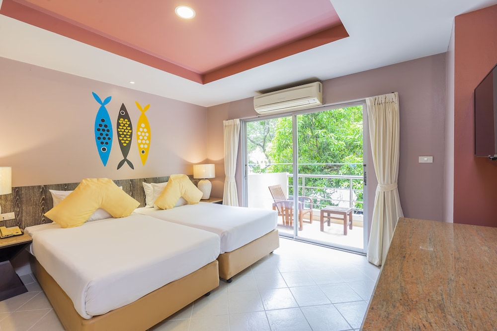Standard, Twin Beds, Pool View