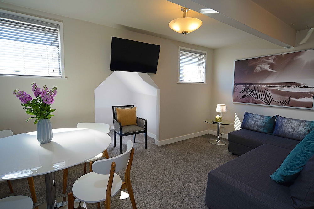 Twelve Self Serviced Apartments 38/50