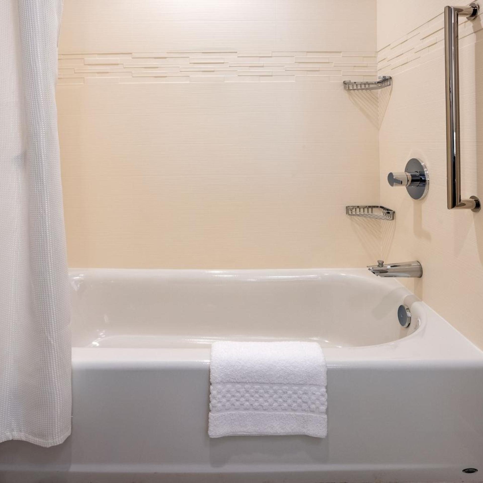 جناح بسرير كينج بغرفة نوم واحدة مع أريكة، Residence Inn by Marriott Wenatchee 7/10