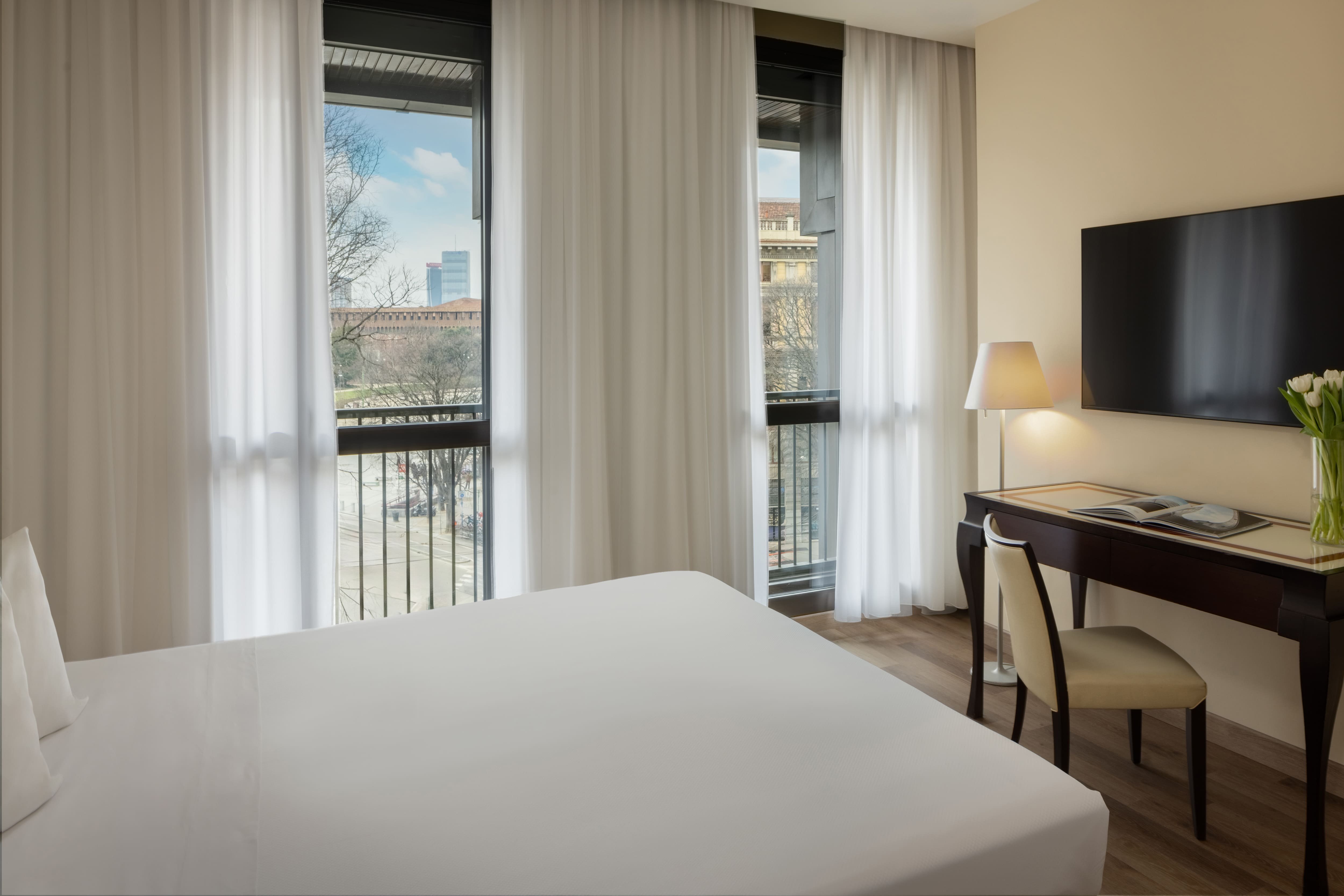 Unahotels Cusani Milan 12/69