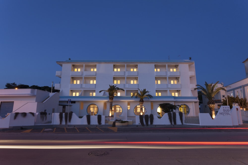 Sud Beach Hotel 3/53