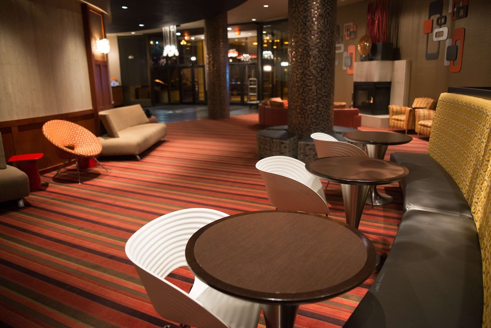 Radisson Hotel Duluth-Harborview 24/34