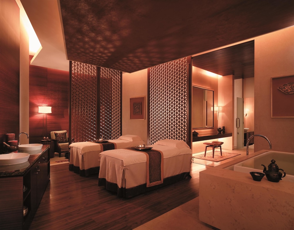 Pudong Shangri La 38/77