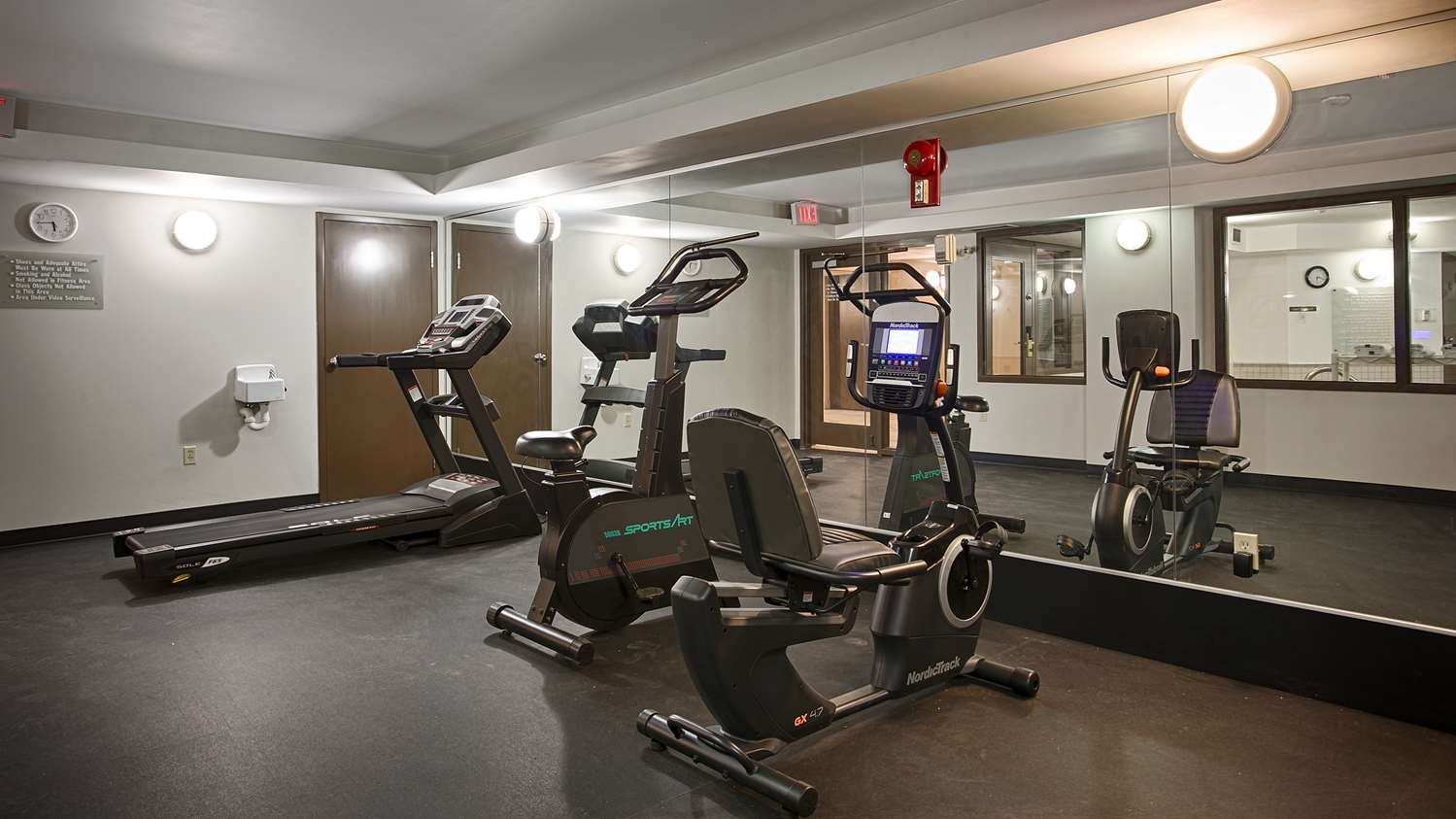 Days Inn by Wyndham Airdrie 16/31