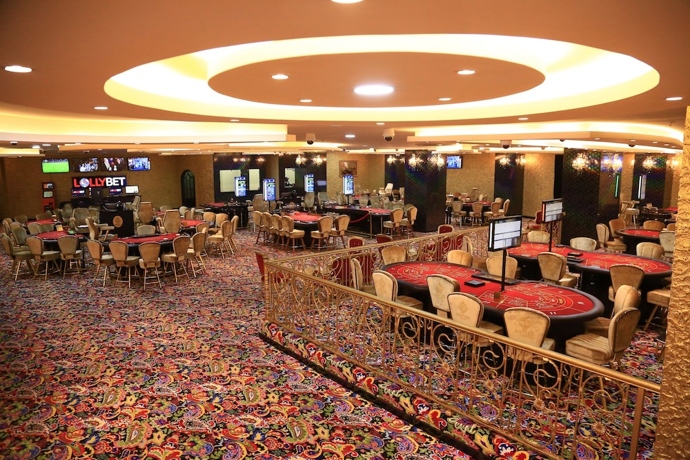 Imperial Royale Hotel 56/66